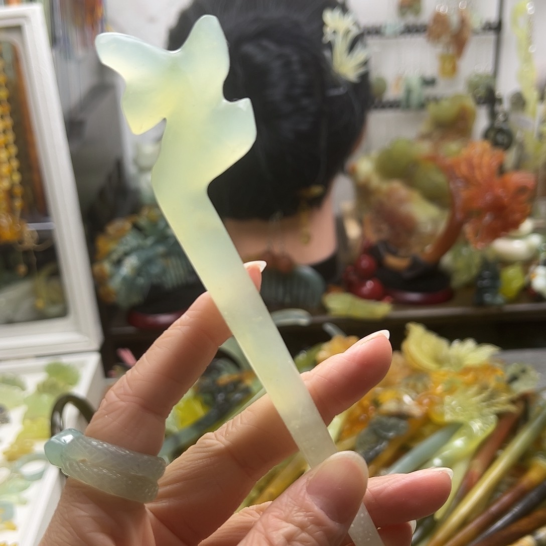 蛇纹石玉耳钉合金