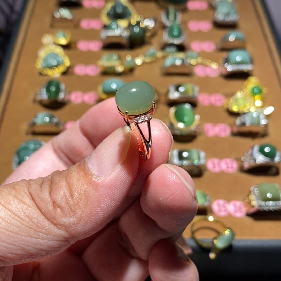 和田玉未镶嵌戒指