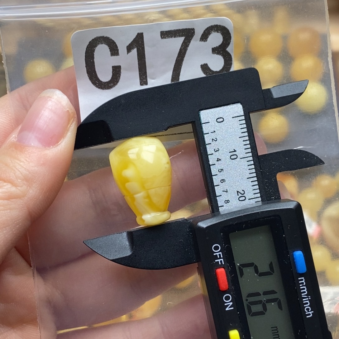 青***远琥珀未镶嵌珠宝奇石