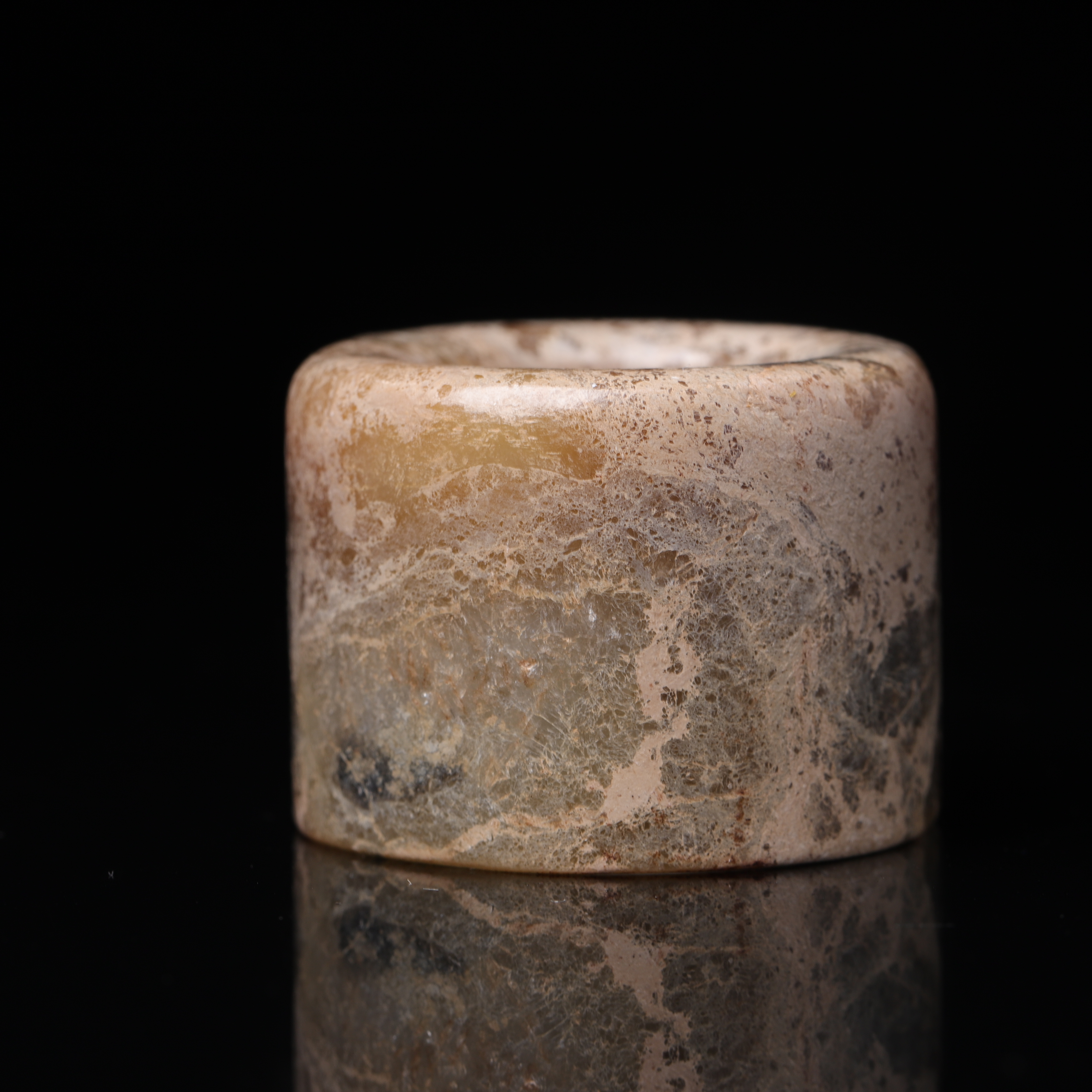 明代和田玉素扳指