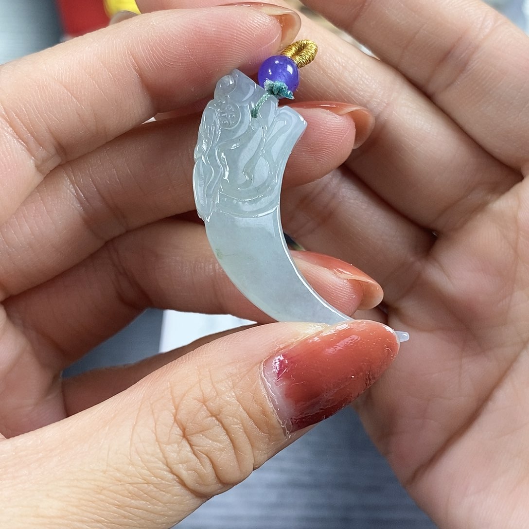 翡翠颈饰未镶嵌天然翡翠