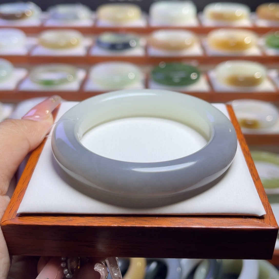 【闪购商品】和田玉手镯未镶嵌