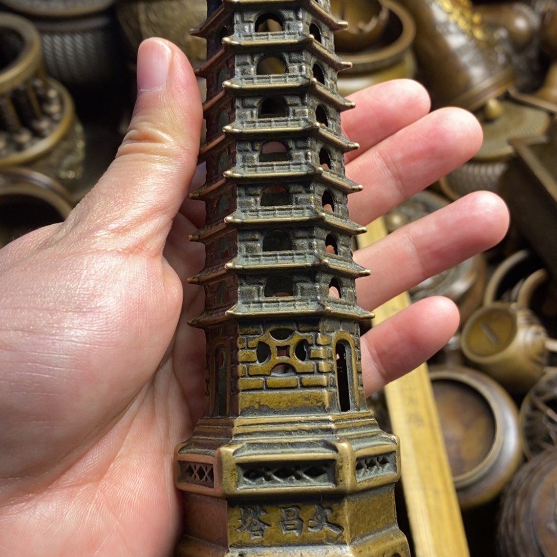 精美铜器做工精良