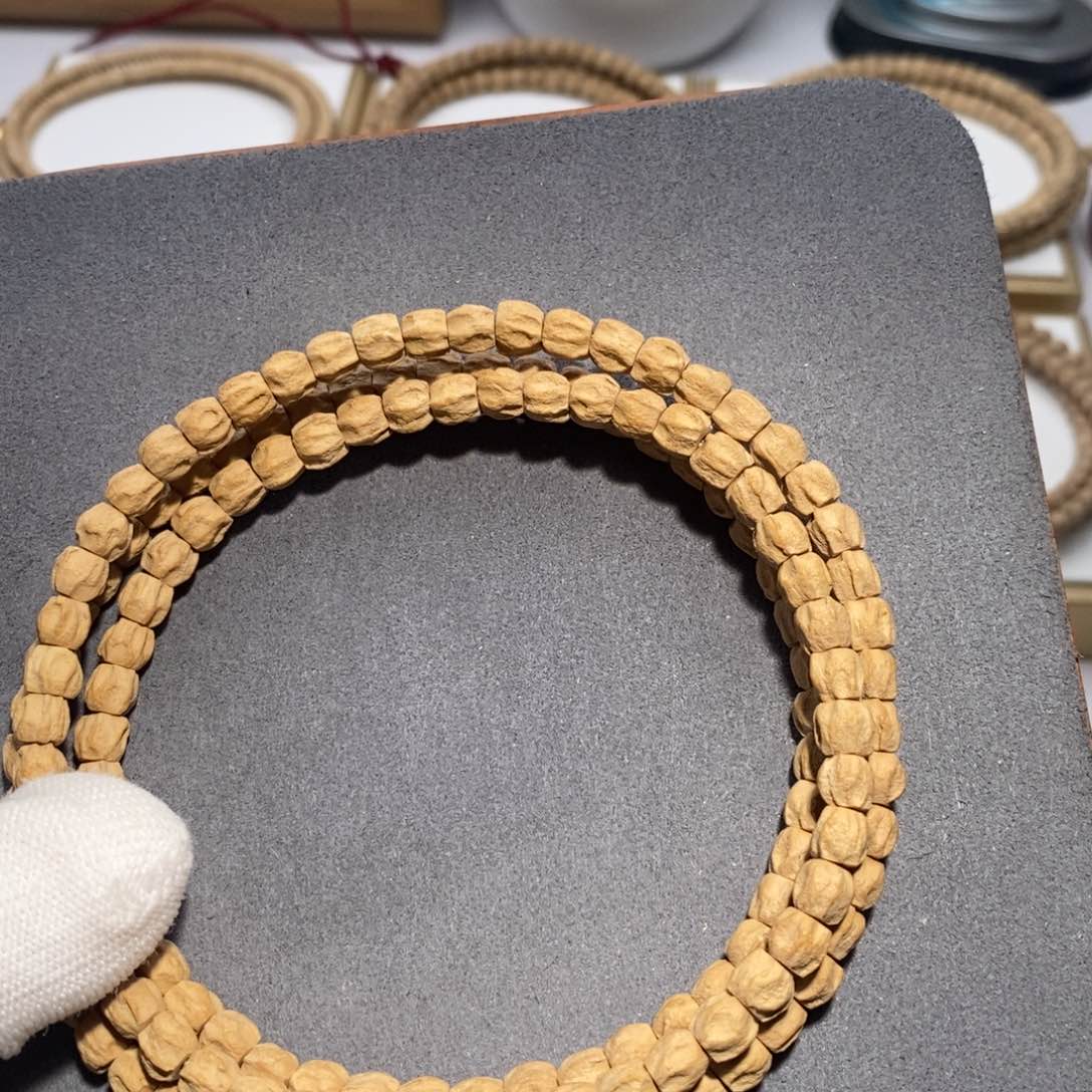 柏香籽/百香籽吊坠W**g龙脊莲花