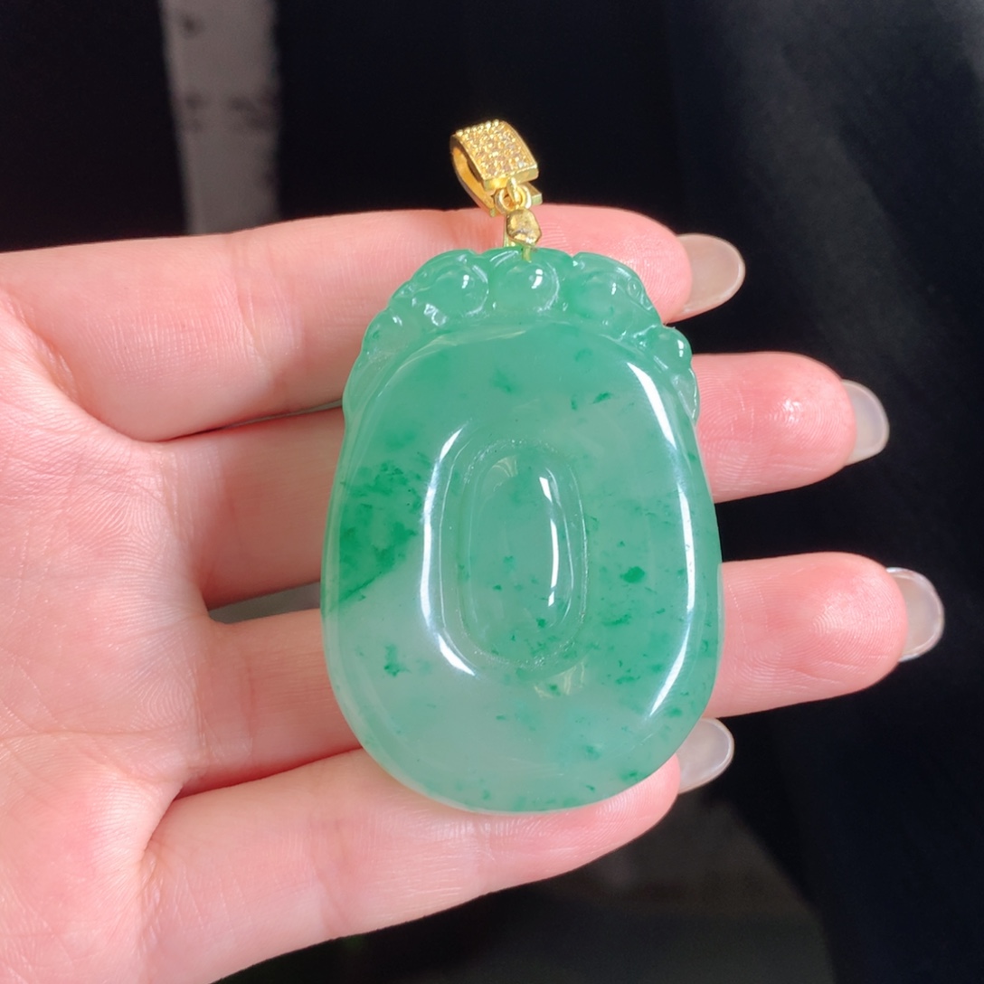 啦***璐石英质玉未镶嵌颈饰