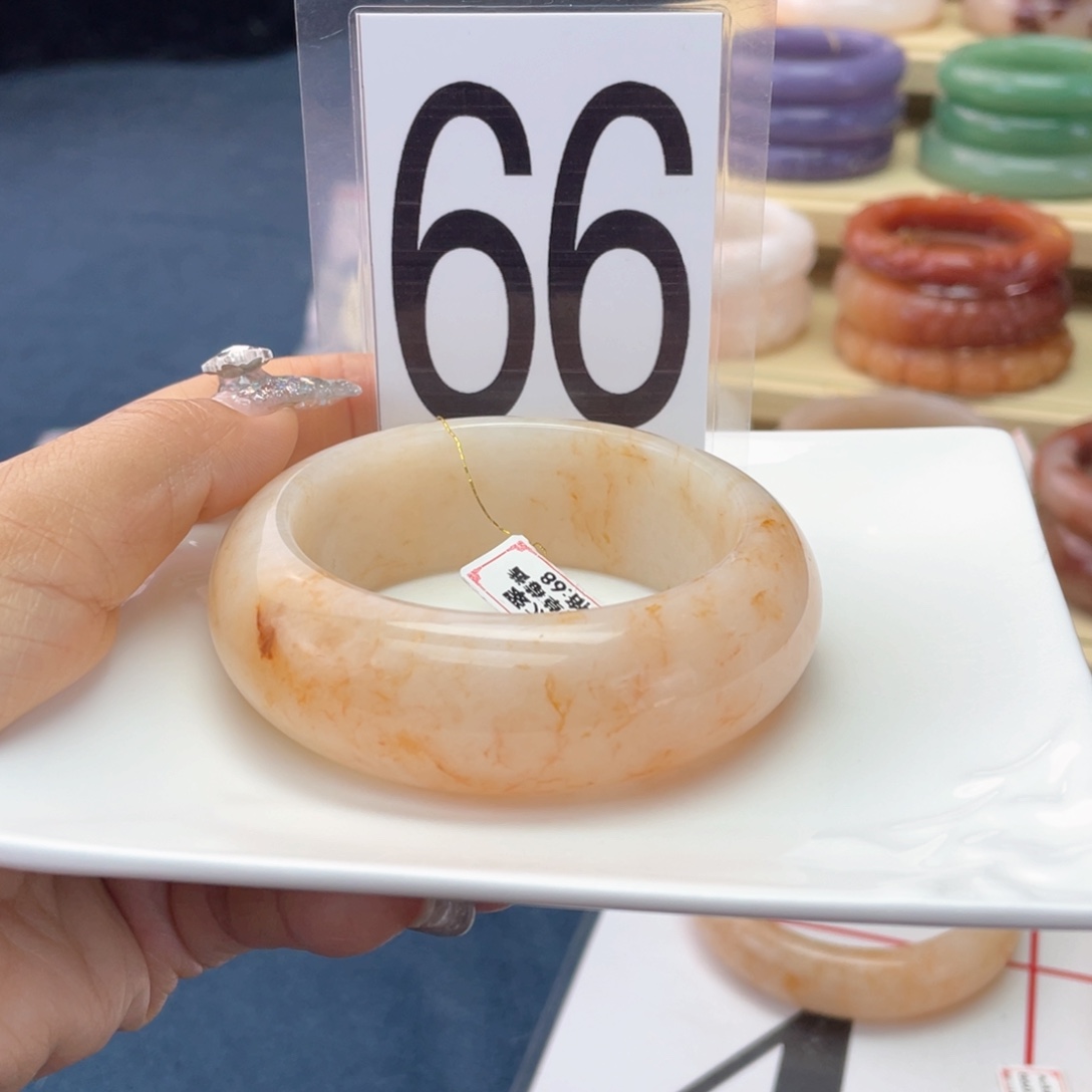 石英岩玉未镶嵌手镯