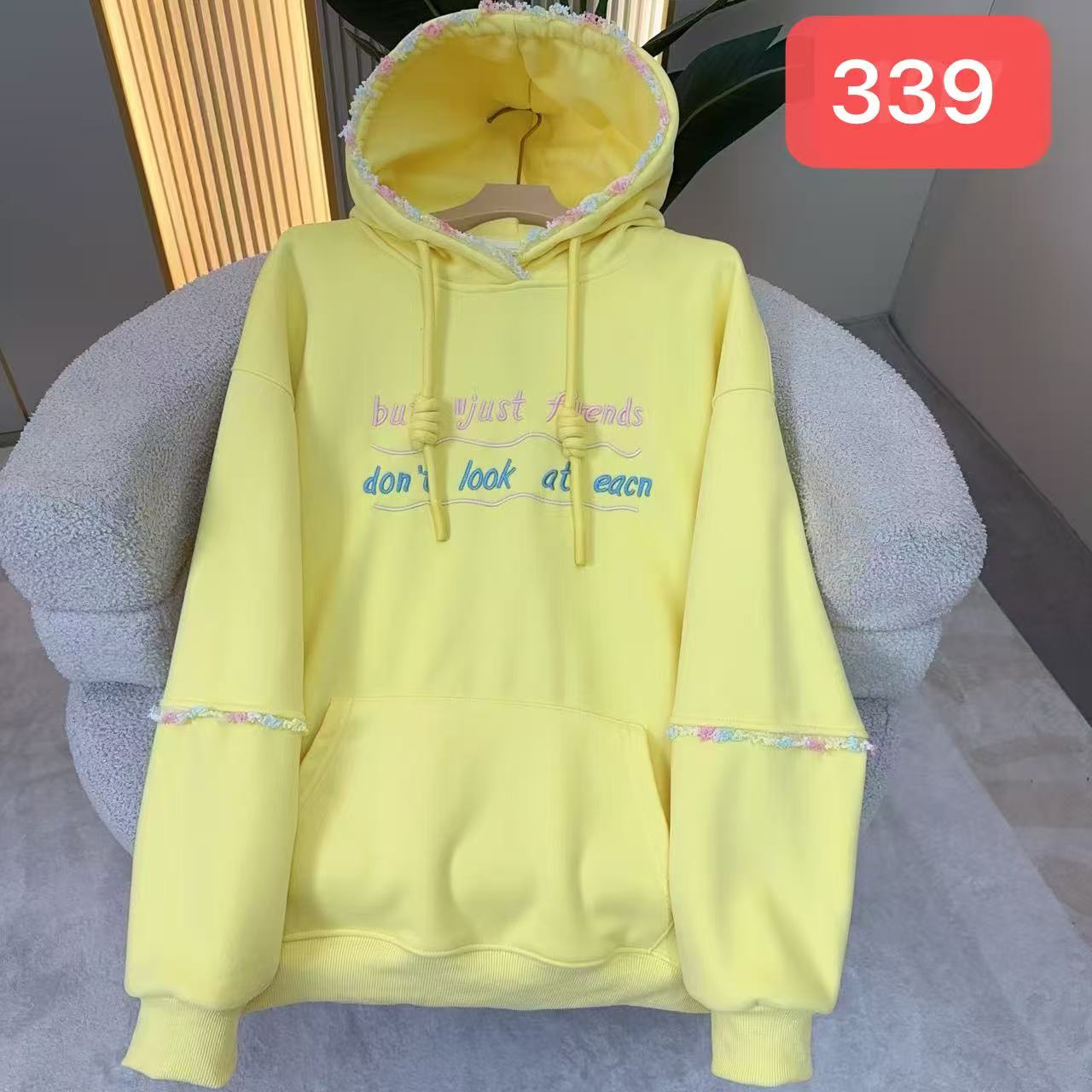 歌如虹品牌 潮流重工刺绣时尚（特定升级面料）加绒卫衣（339）