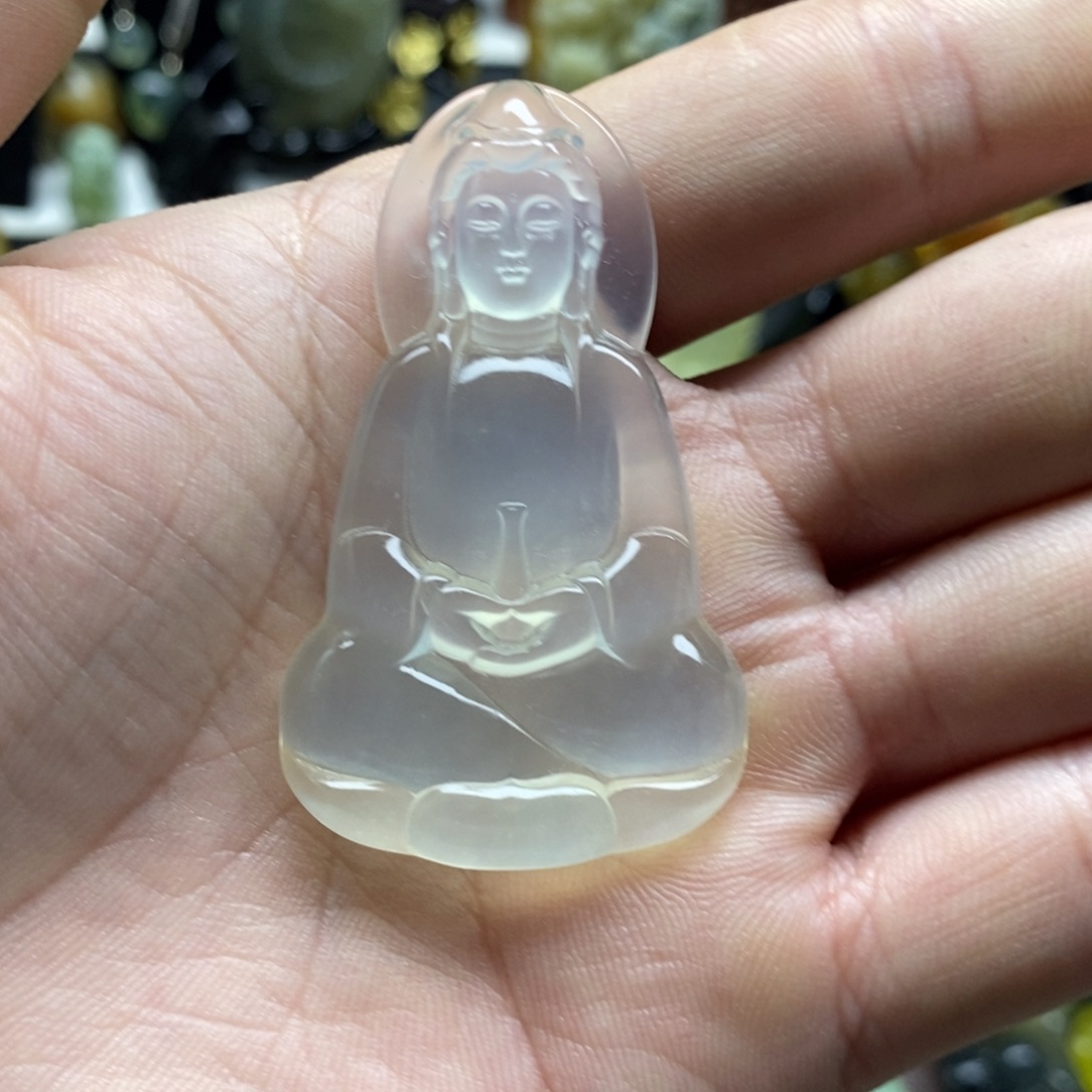 岫玉观音吊坠未镶嵌糖****?