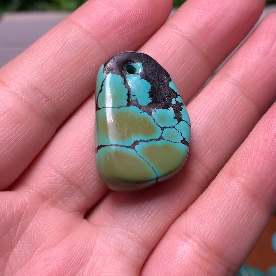 金***房绿松石未镶嵌珠宝奇石