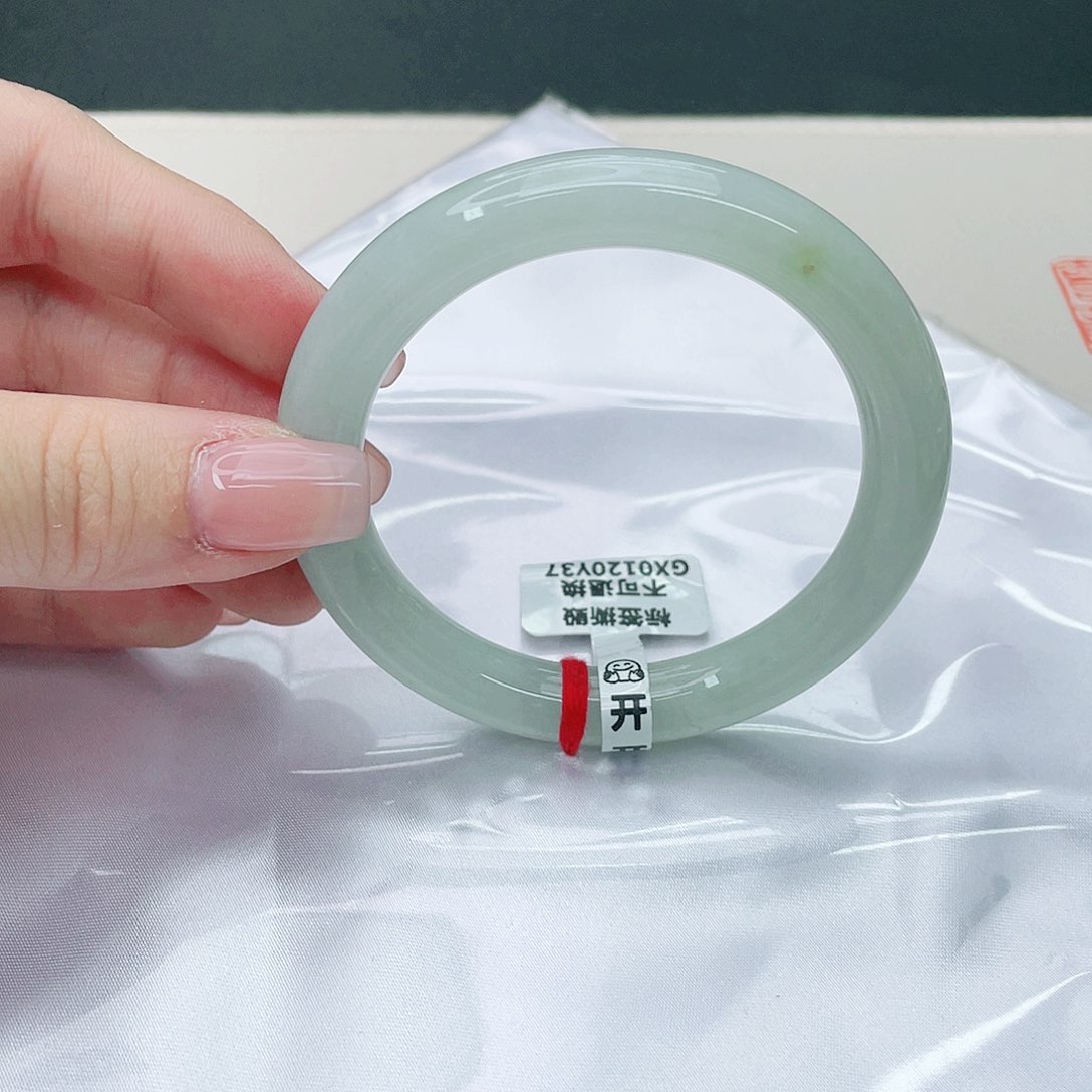 翡翠手镯未镶嵌圆55.7