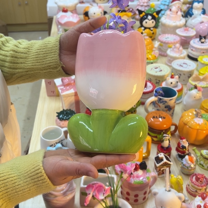 摆件陶瓷艺术家和艺术家的