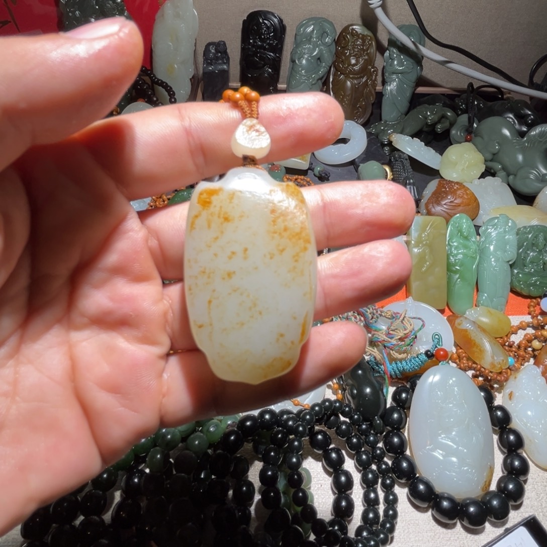 和田玉未镶嵌颈饰