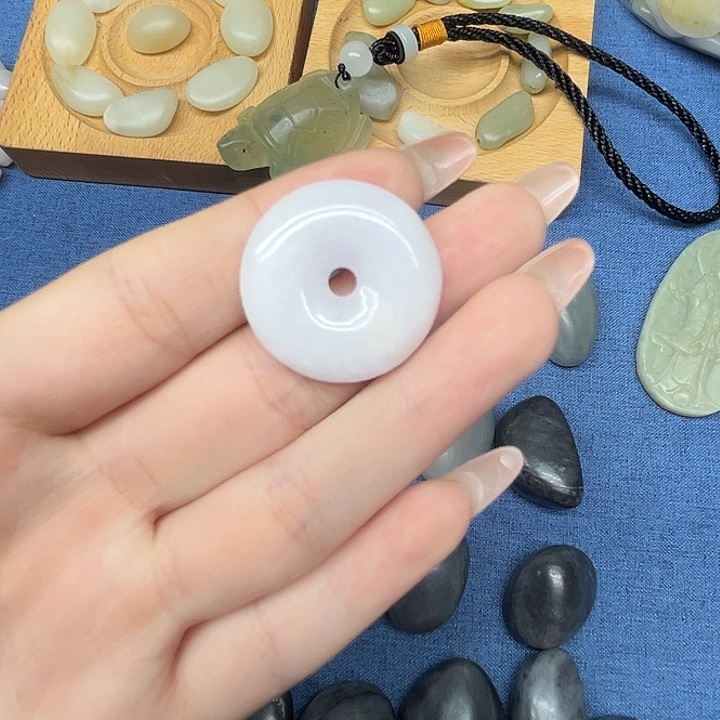 翡翠挂件未镶嵌平安扣