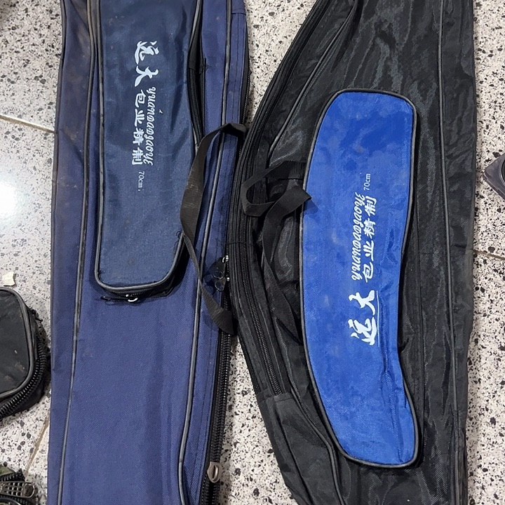 70公分黑色包发一个蓝色发一个