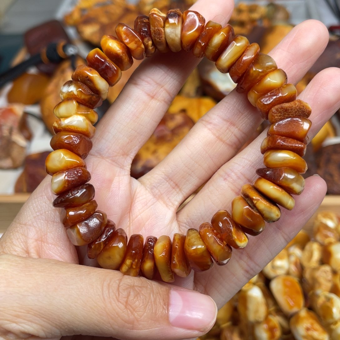 琥珀珠宝奇石未镶嵌