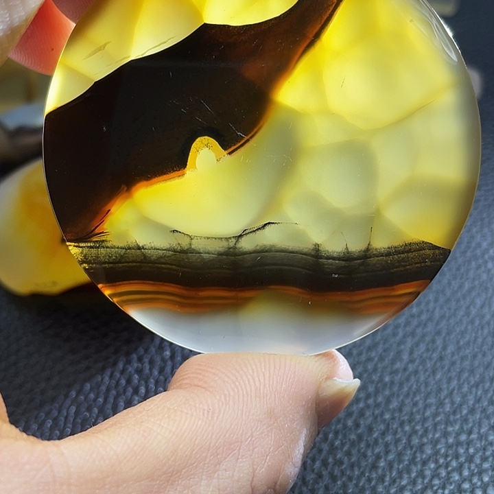 多***辩玛瑙/玉髓未镶嵌颈饰