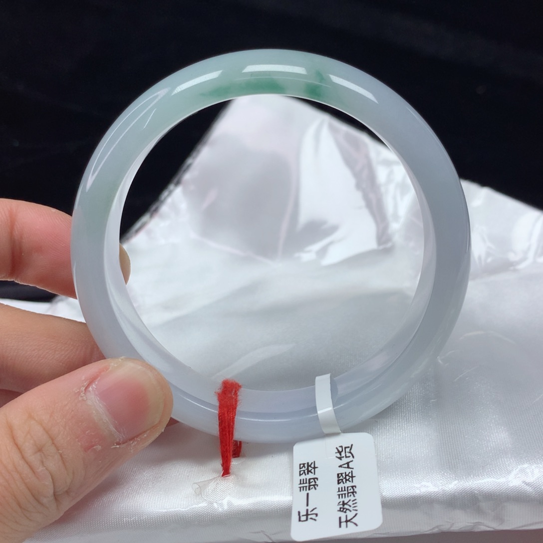 翡翠手镯（圆镯）未镶嵌58