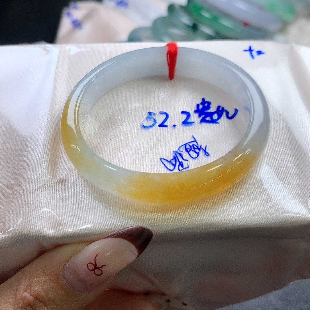 翡翠未镶嵌手镯（贵妃镯）6号 