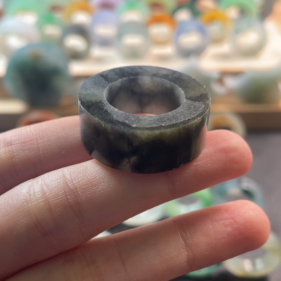定制翡翠未镶嵌戒指