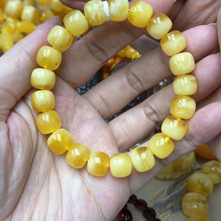 未镶嵌琥珀珠宝奇石1