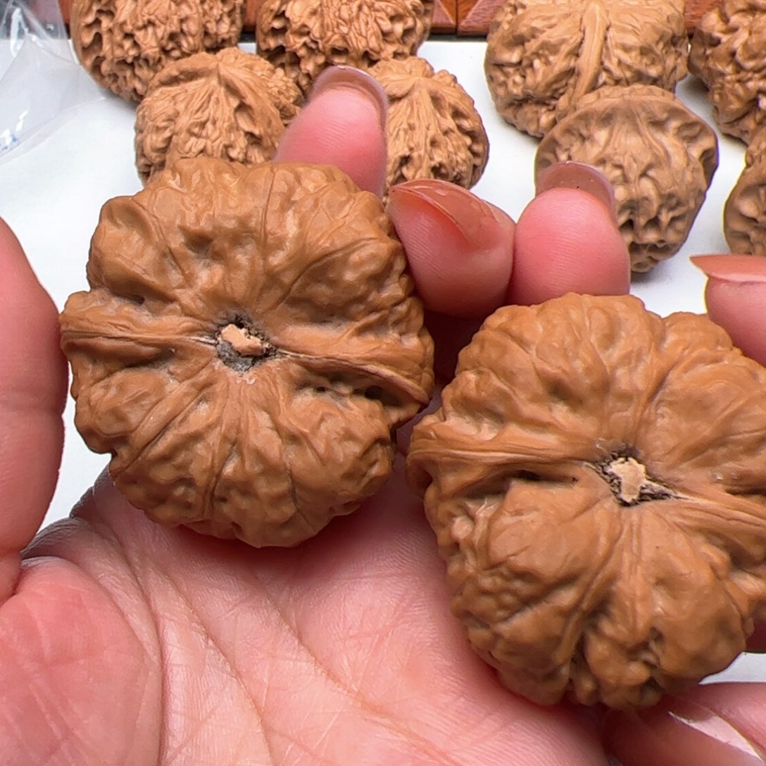 文玩核桃把件开**蛤蟆红