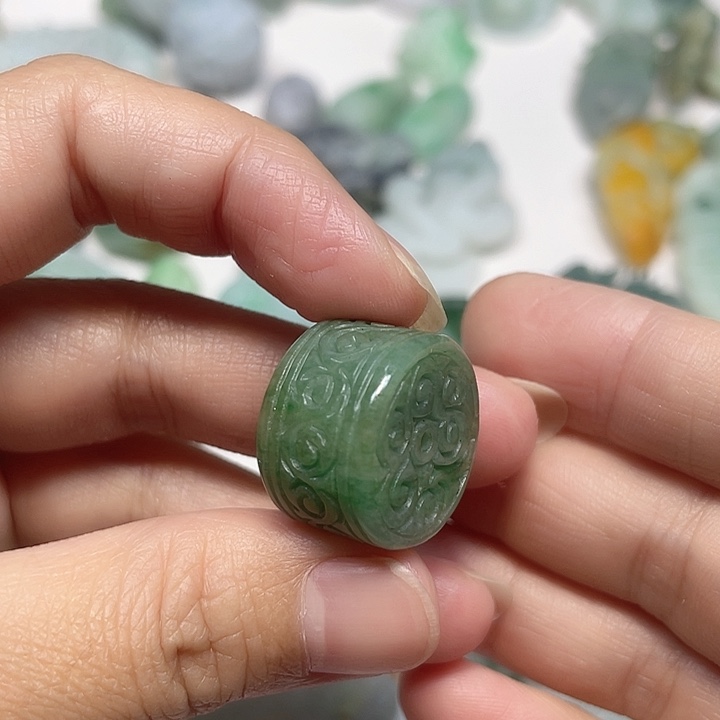 定制翡翠未镶嵌翡翠