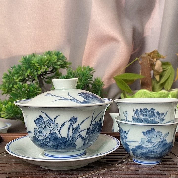 200ml复古荷花盖碗送两个杯子