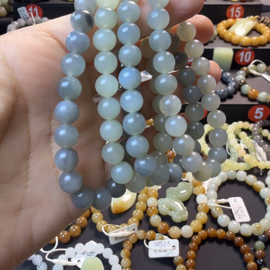 和田玉未镶嵌手链包容结构