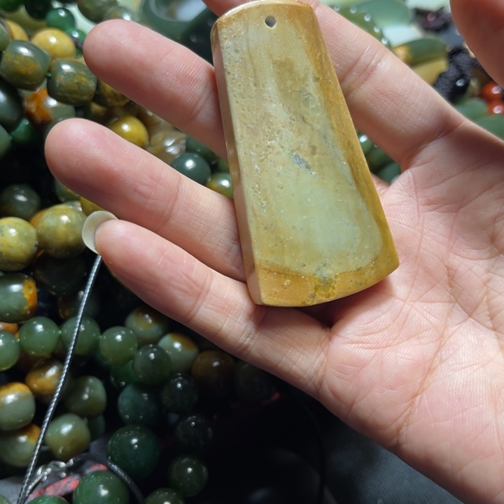 岫岩河磨玉（透闪石质玉）未镶嵌手链