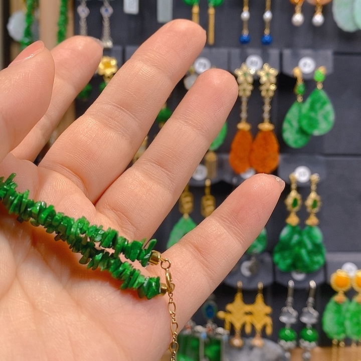 毛***a翡翠未镶嵌耳饰翡翠