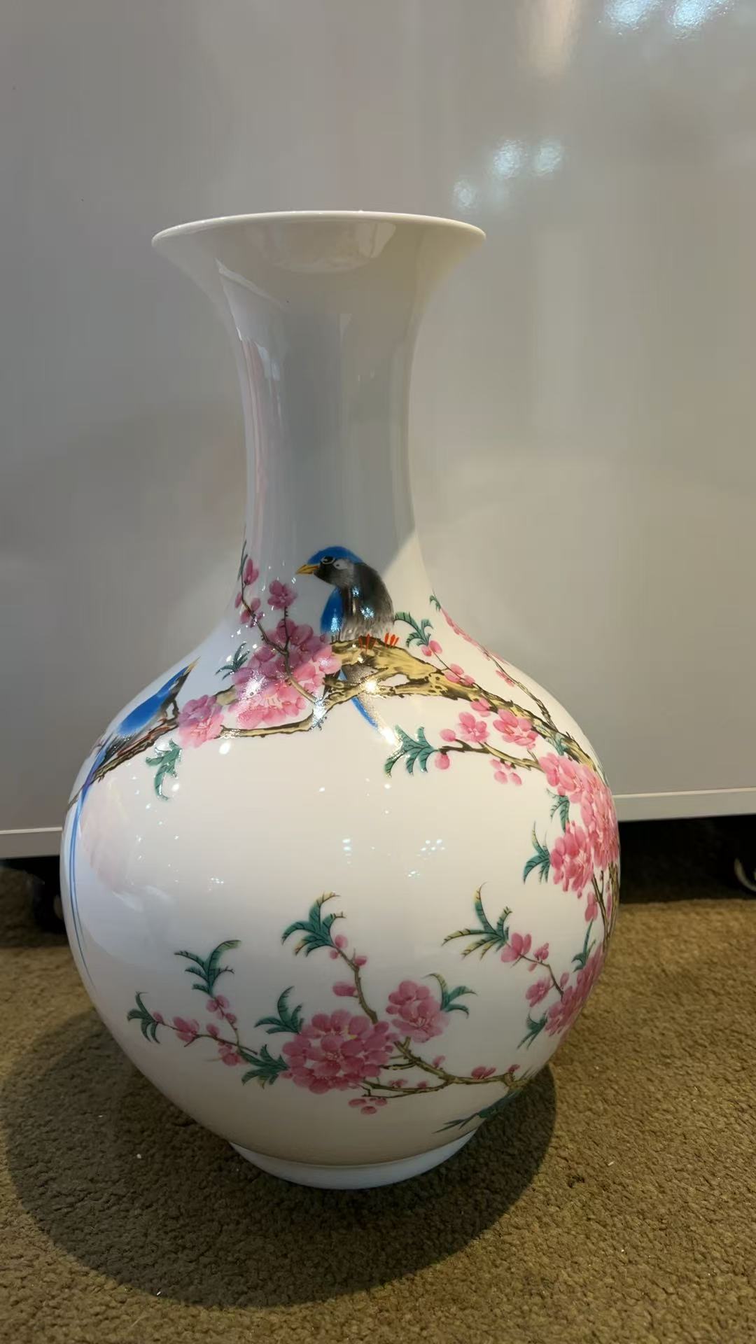 粉彩水点桃花赏瓶+底座