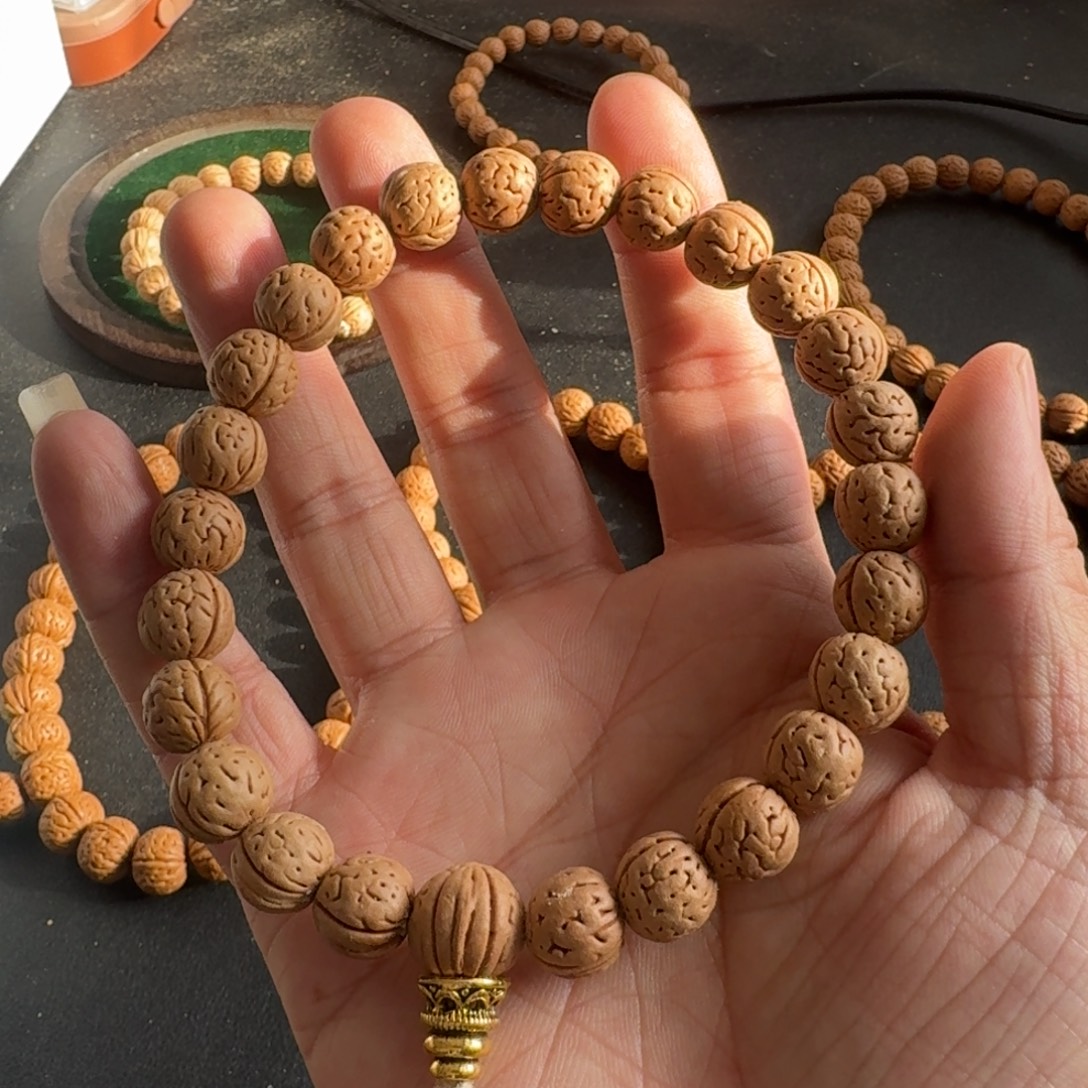 侯***屋小桃核手串350手串