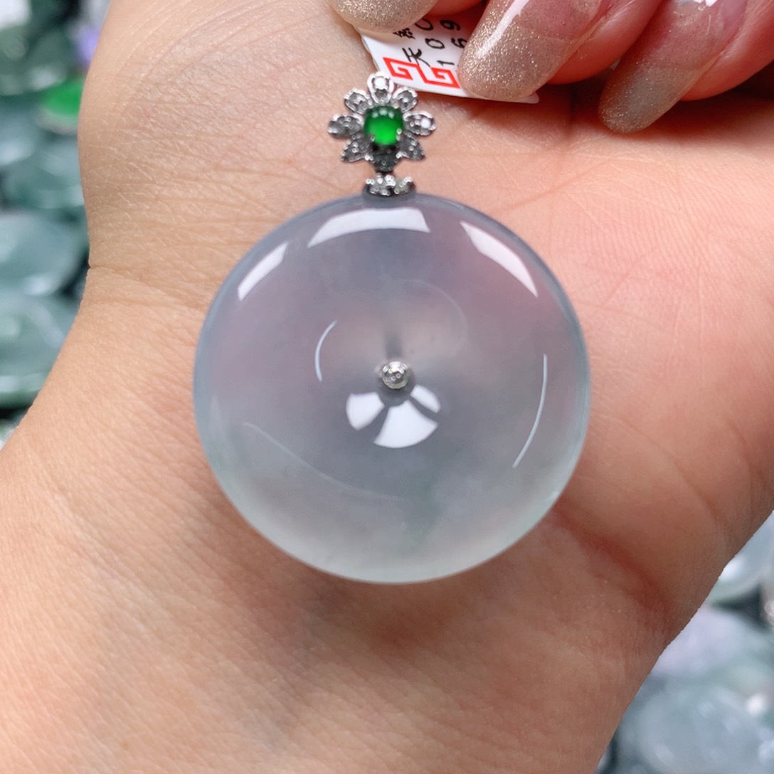 翡翠颈饰18K金镶嵌天然翡翠