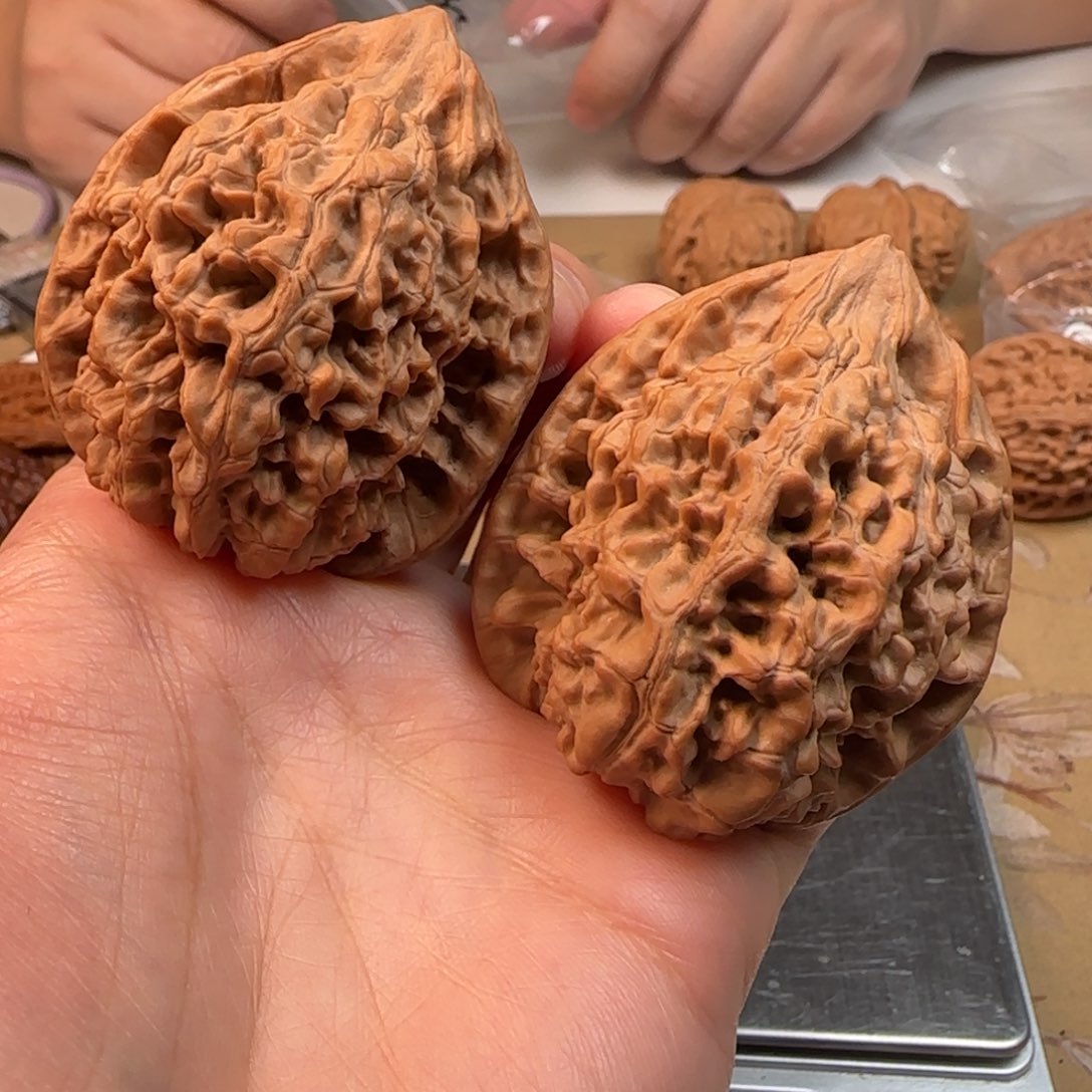 文玩核桃吊坠山地高官45-28