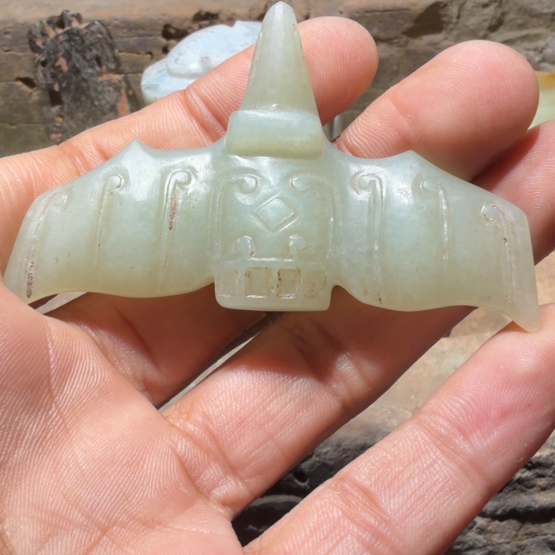 T***s和田玉（糖玉）未镶嵌颈饰