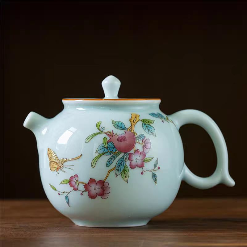 D388-青瓷蝶恋花苹果茶壶LSY