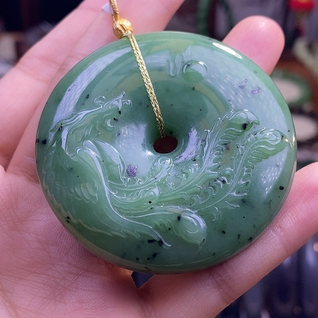 颈饰未镶嵌和田玉毕业级乌兰海猕猴桃平安扣吊坠