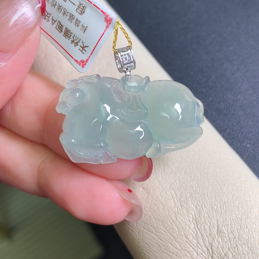 【闪购商品】翡翠颈饰18K金镶嵌唐马