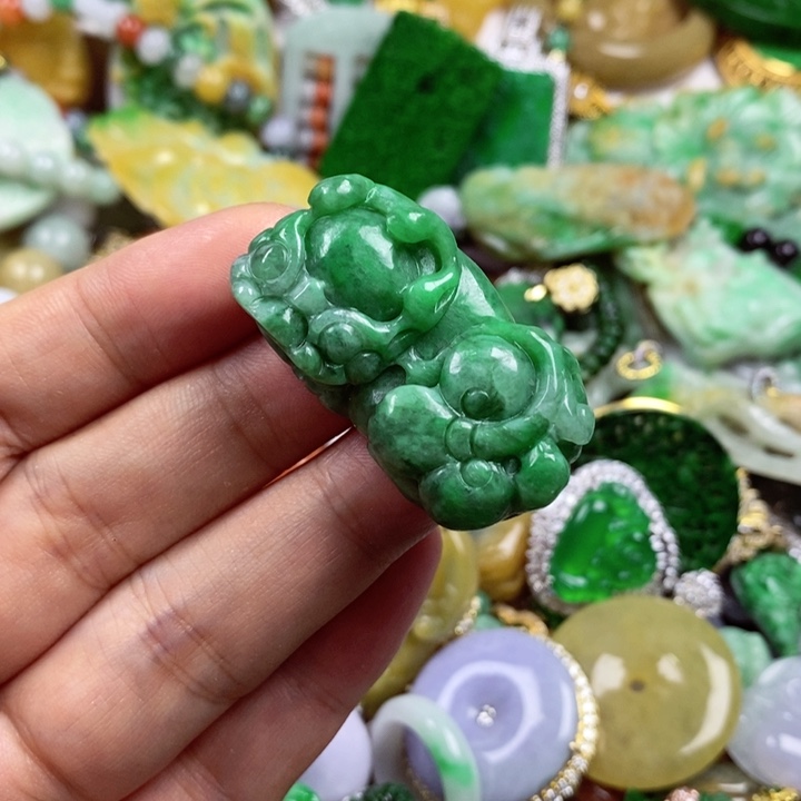 翡翠未镶嵌吊坠(赠链)微***A