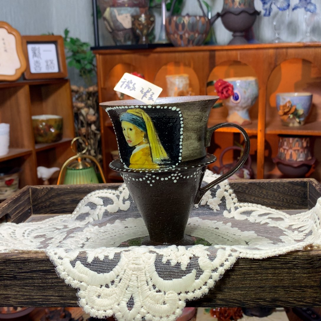 陶｜戴珍珠耳环的少女