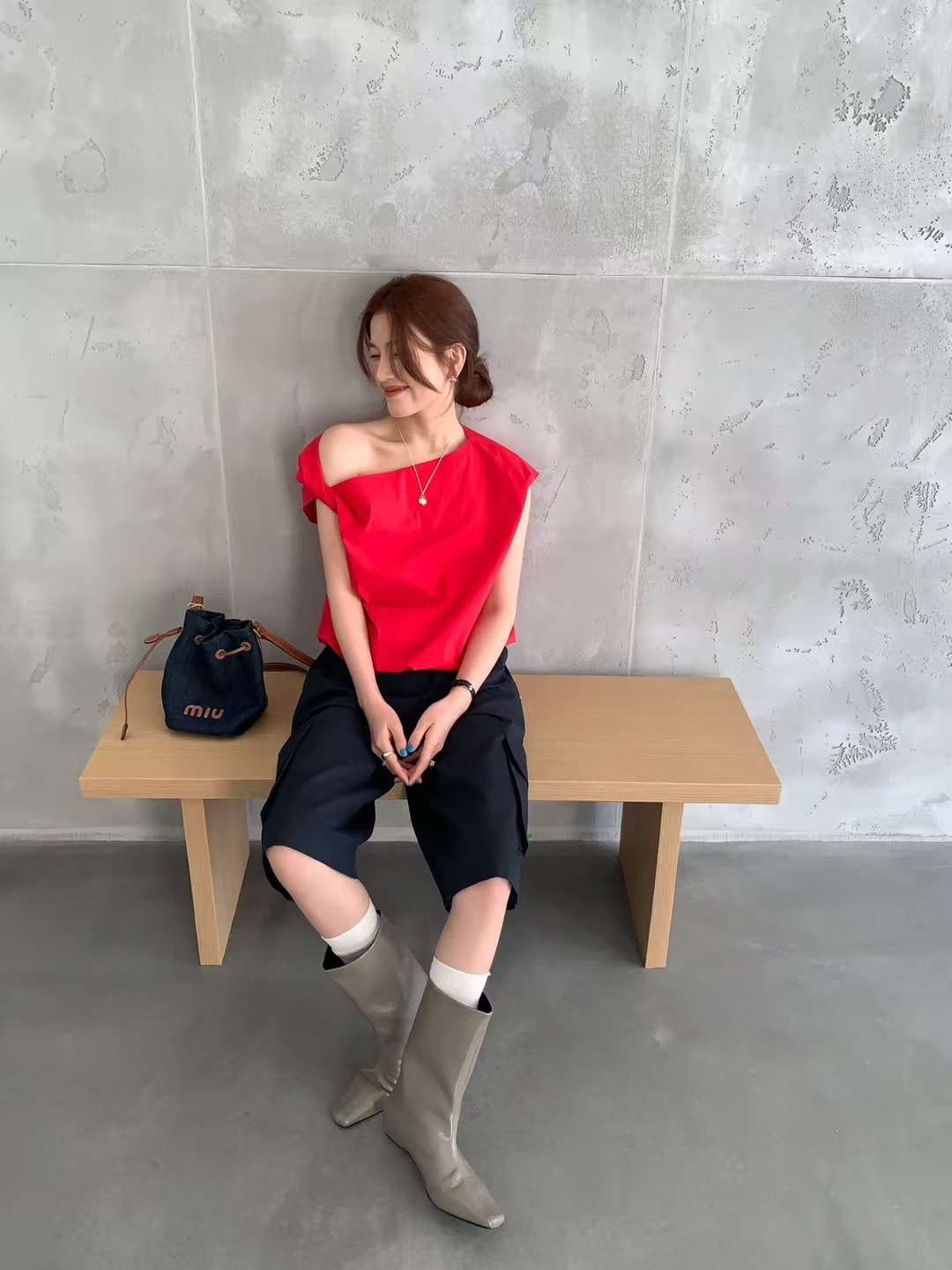 撞色洋气夏季无袖褶皱韩版T恤一字领常规款短袖显瘦气质时尚百搭