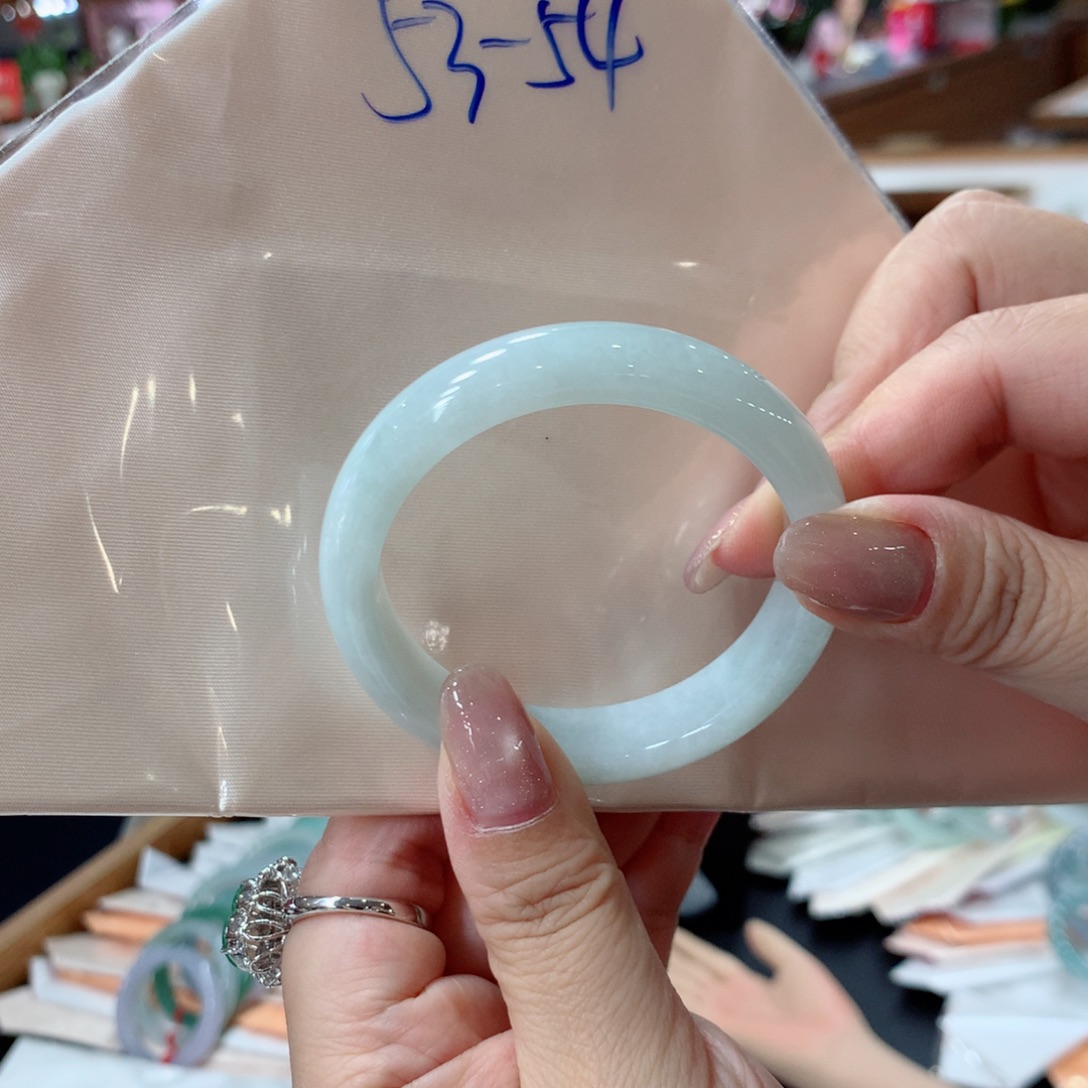 翡翠未镶嵌手镯48小时鉴赏