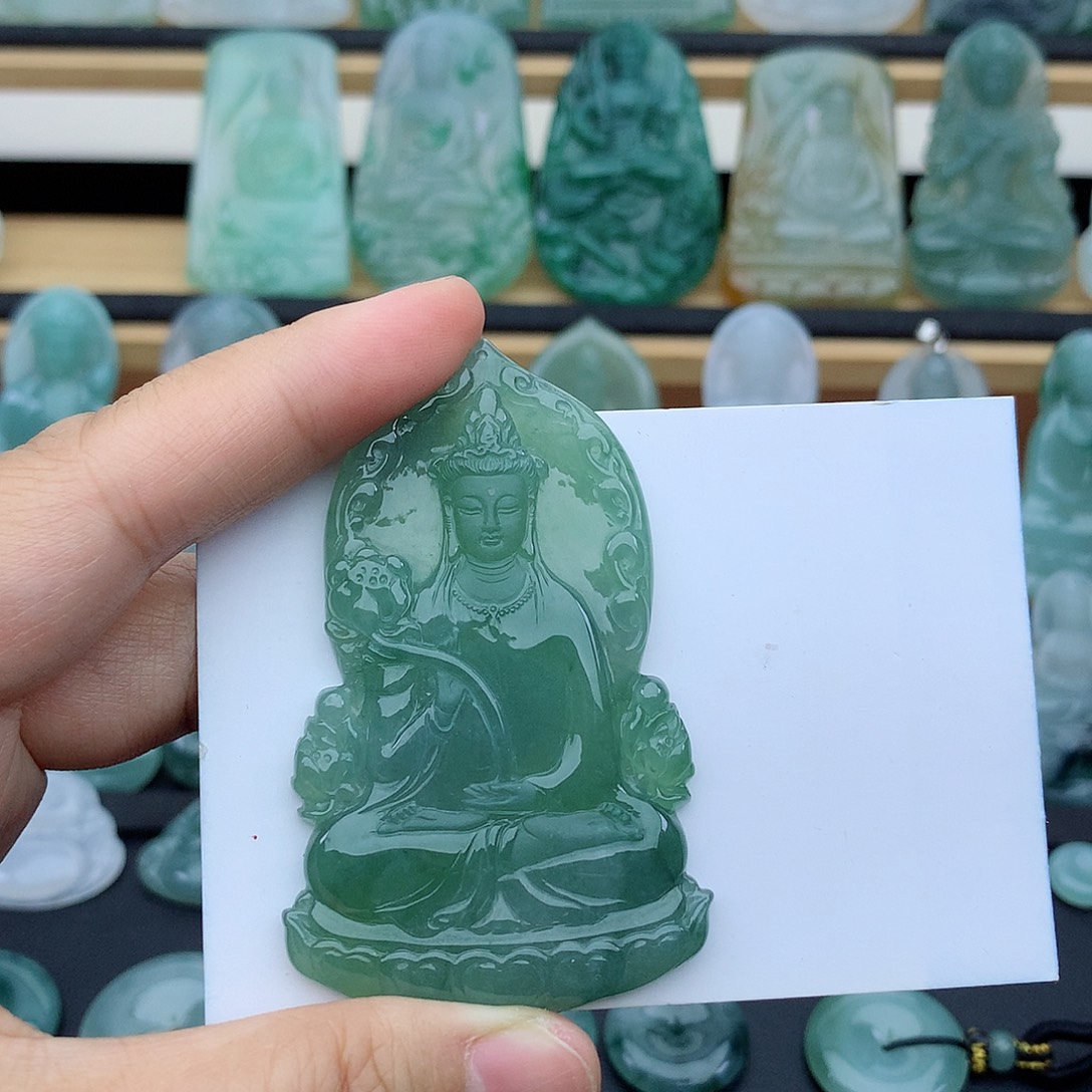 华***哥翡翠未镶嵌颈饰大势至