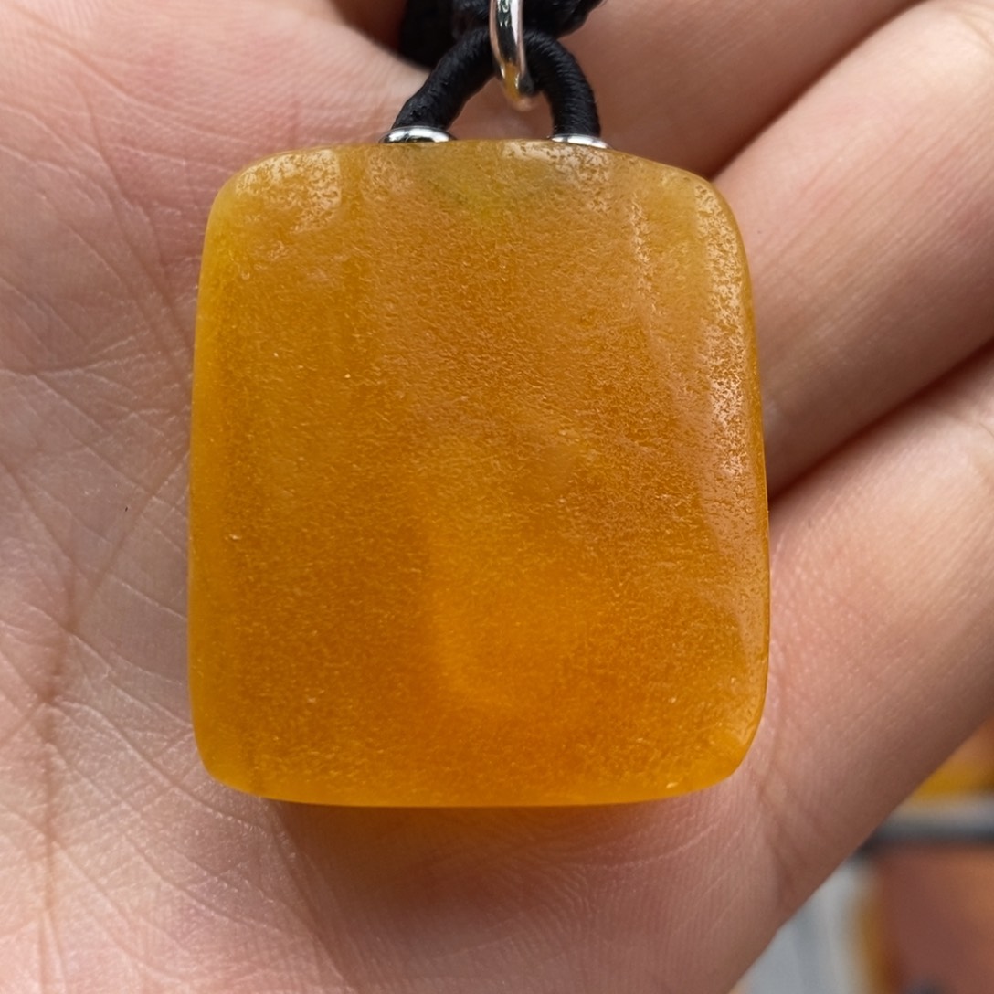 琥珀吊坠(赠链)未镶嵌