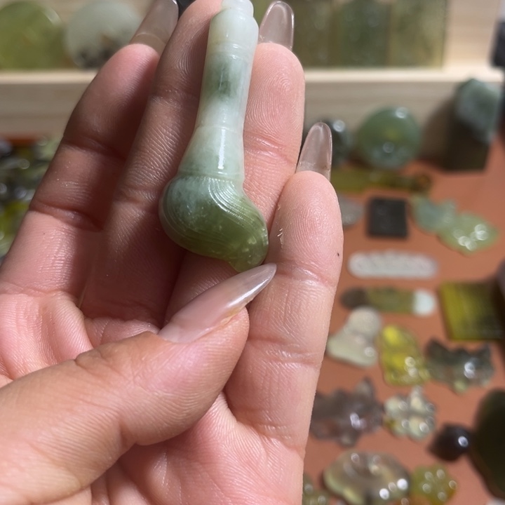 蛇纹石玉合金颈饰