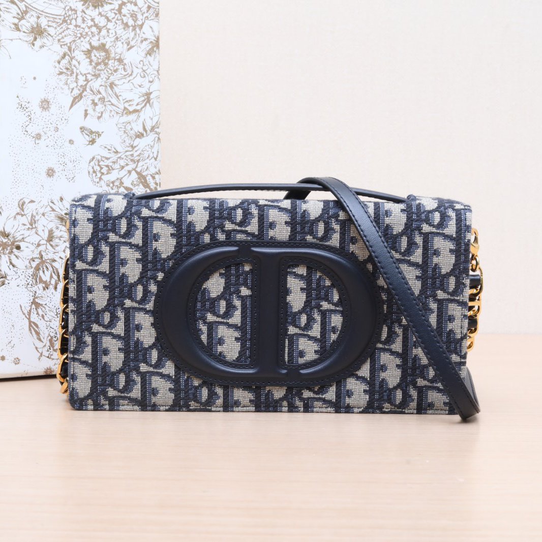 99新 DIOR/迪奥 【小花Han】CD Signature 斜挎包 墨蓝色 帆布 包