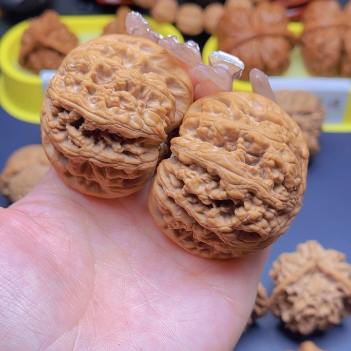 文玩核桃把件?****w全品粗筋