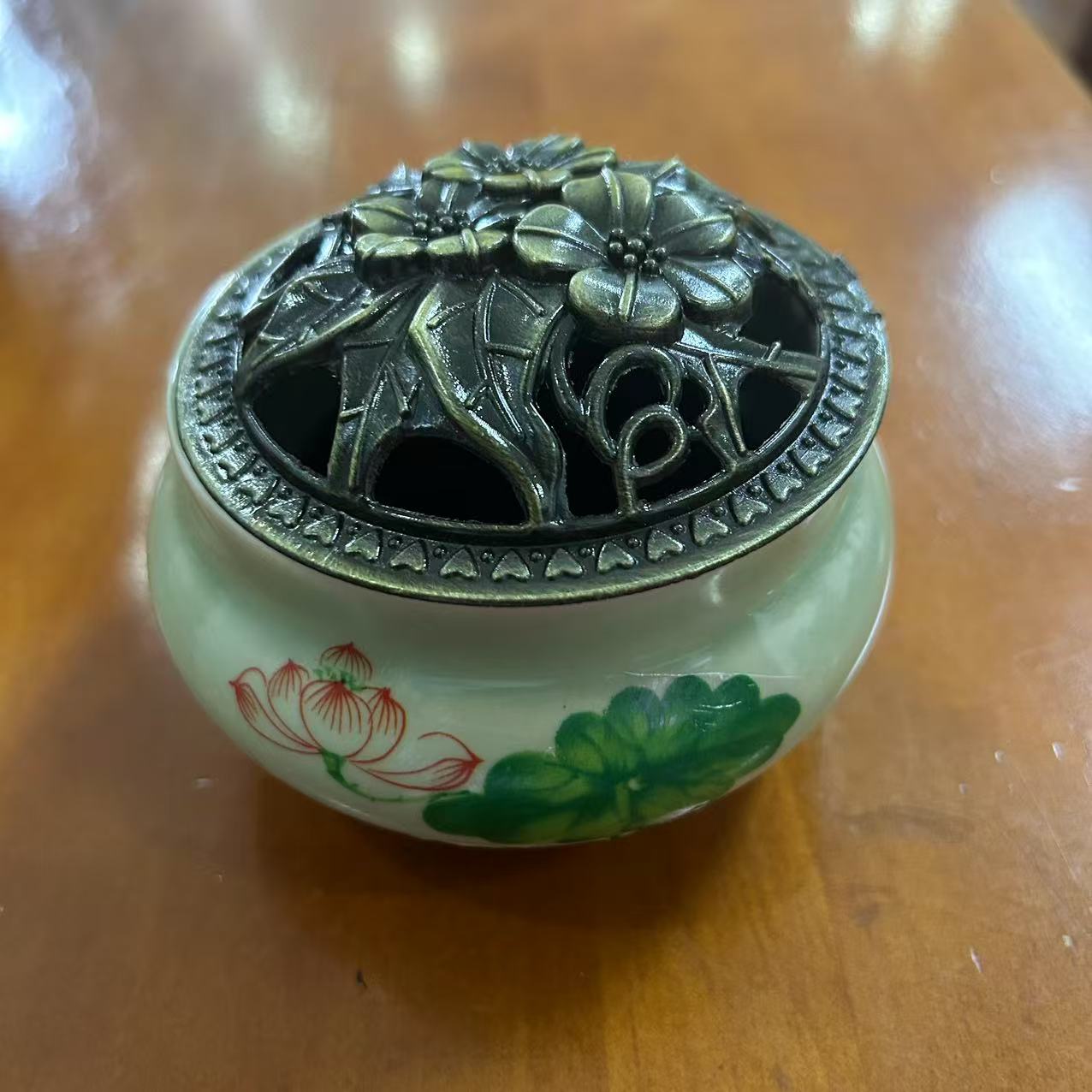 AA00003/陶瓷/荷花香炉