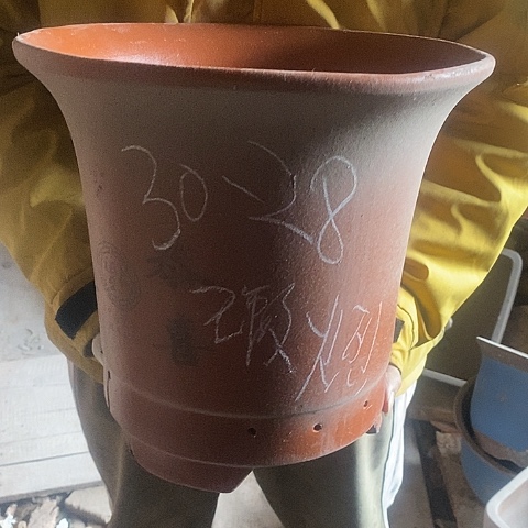 紫砂中国宜兴紫砂花盆，