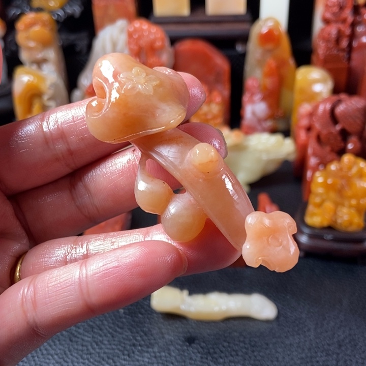 老挝石如意手把件